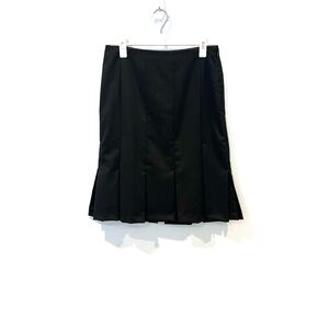 GAP Stretch Pleated Skirt Size 1